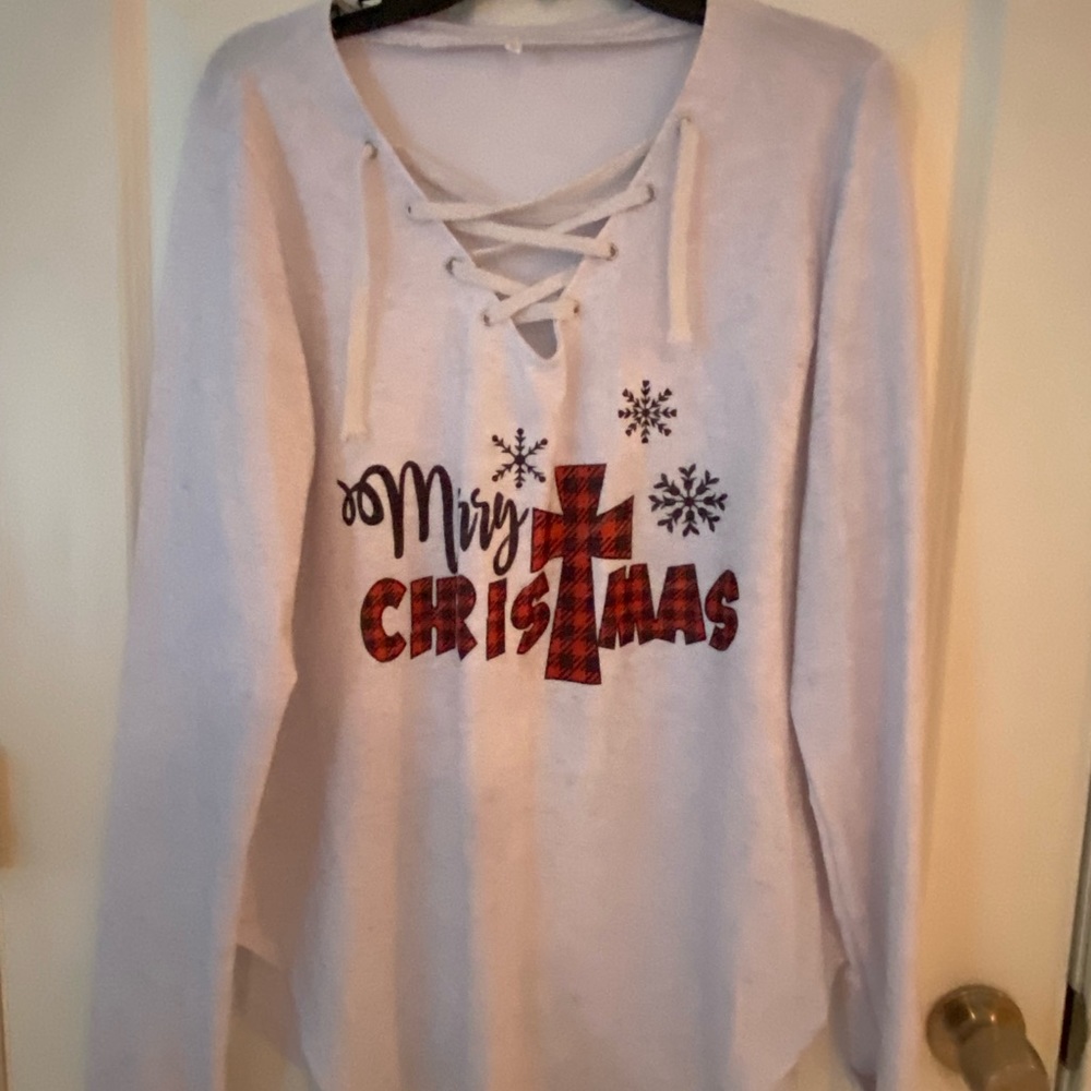 Thin cotton extra large top merry Christmas on the front